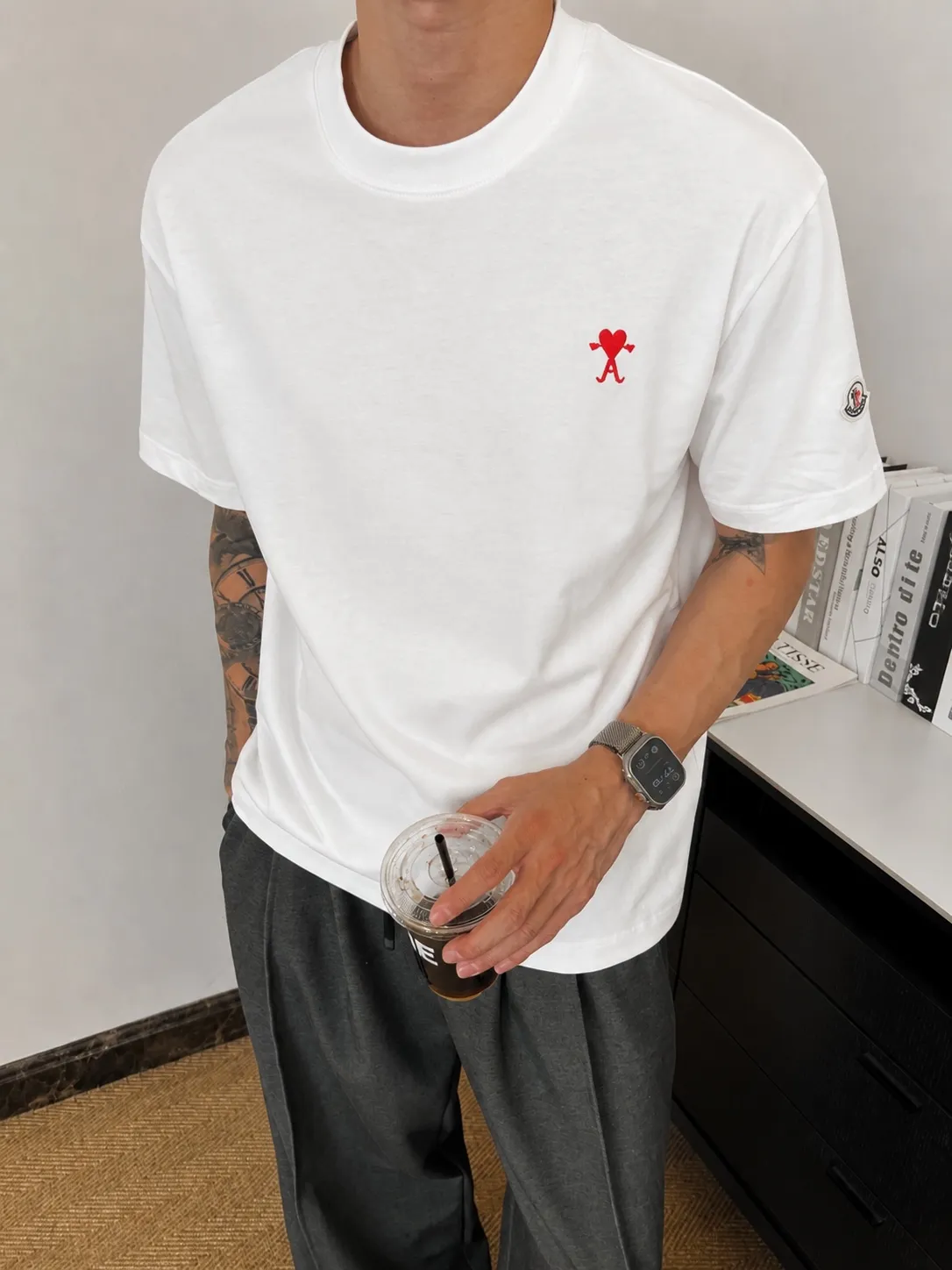 ami～ Embroidered heart-shaped Alogo design, "differentiation currency fabric" 7A antibacterial short-sleeved tee, the upper body is very comfortable, Same Style half-sleeves for men and women, dropped shoulders and loose fit Color: Black White Coffee Brown Size: S (90-130 pounds) M (125-150 pounds) L (135-165 pounds) XL (160-190 pounds) XXL (185-220 pounds)